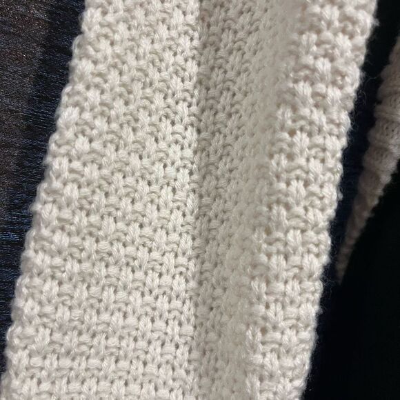 Cloud Chaser Off-White Cream Lace Rose Roses Sweater Women’s XS - Picture 4 of 7